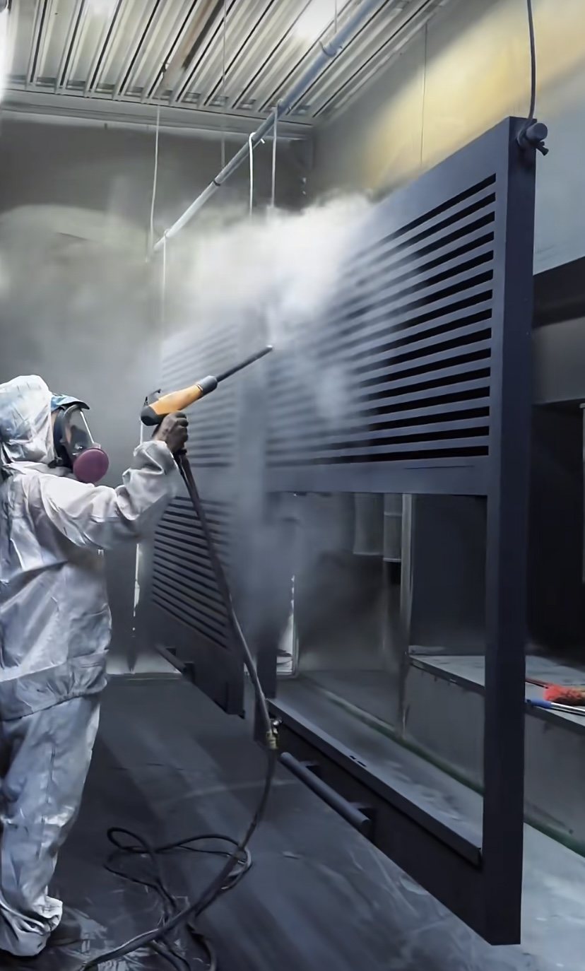 Door surface spraying process in Dooream factory